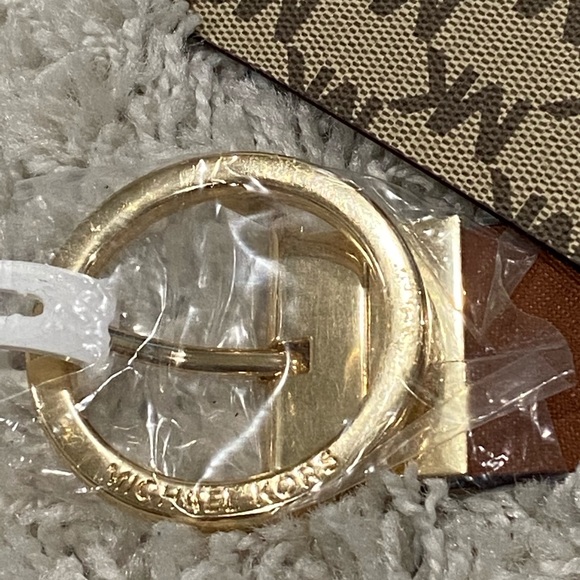 Michael Kors, reversible Genuine Leather Belt - Picture 3 of 3